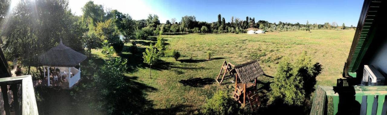 Antal-Tavi Fogado Es Horgaszparadicsom Szentes Buitenkant foto