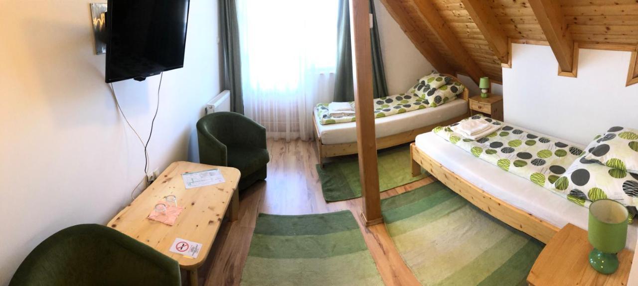 Antal-Tavi Fogado Es Horgaszparadicsom Szentes Buitenkant foto
